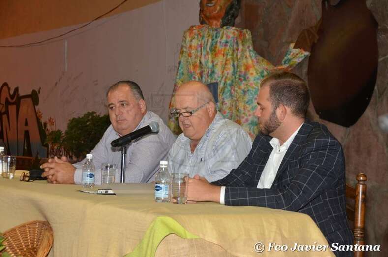 Momento del pregón de anoche en La Viña (Foto Francisco Javier Santana)